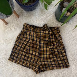 Plaid Tie up Shorts